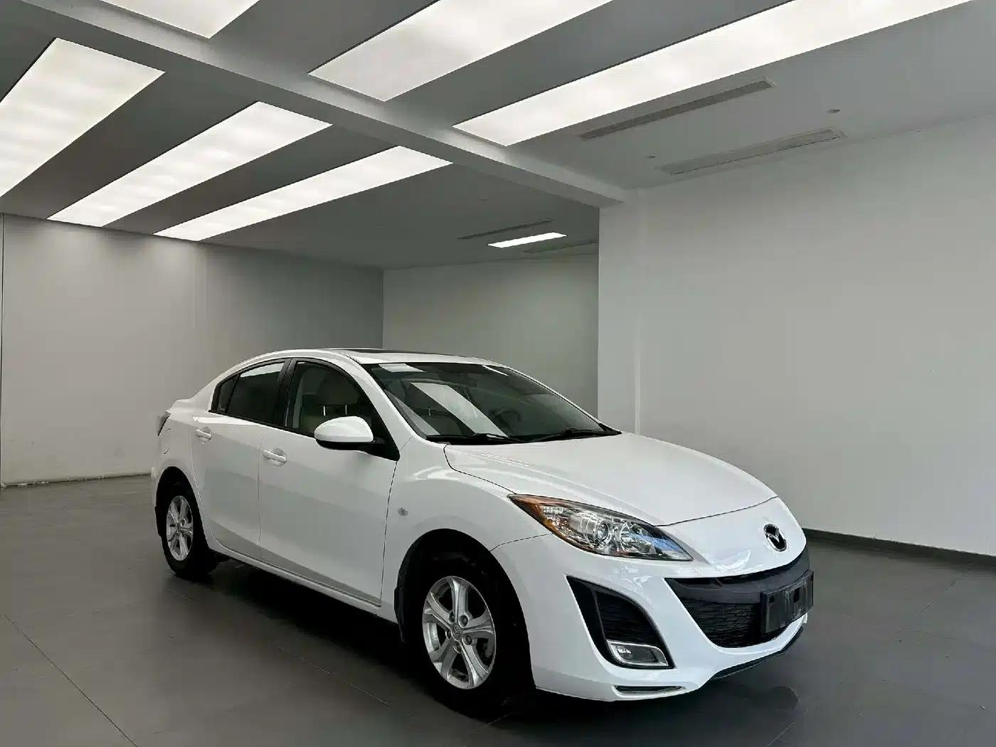 Mazda 3 Axela 2011 Sedan 1.6L Automatic Comfort — миниатюра 3