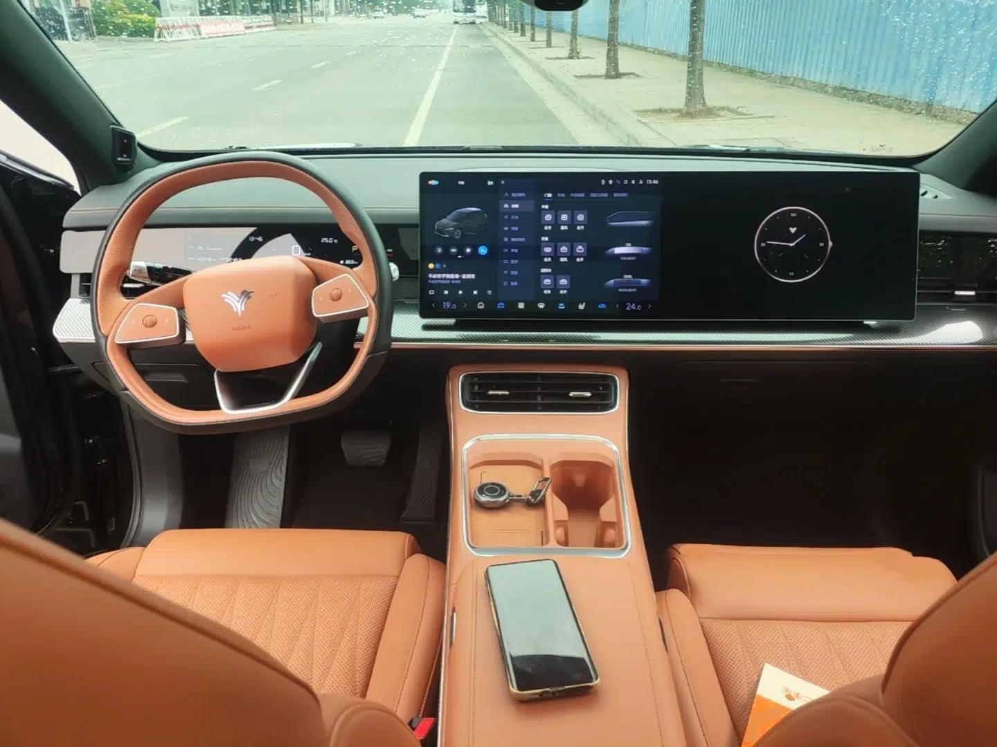 NETA L 2024 Extended-Range 310 Flash-Charge Red Edition — миниатюра 13
