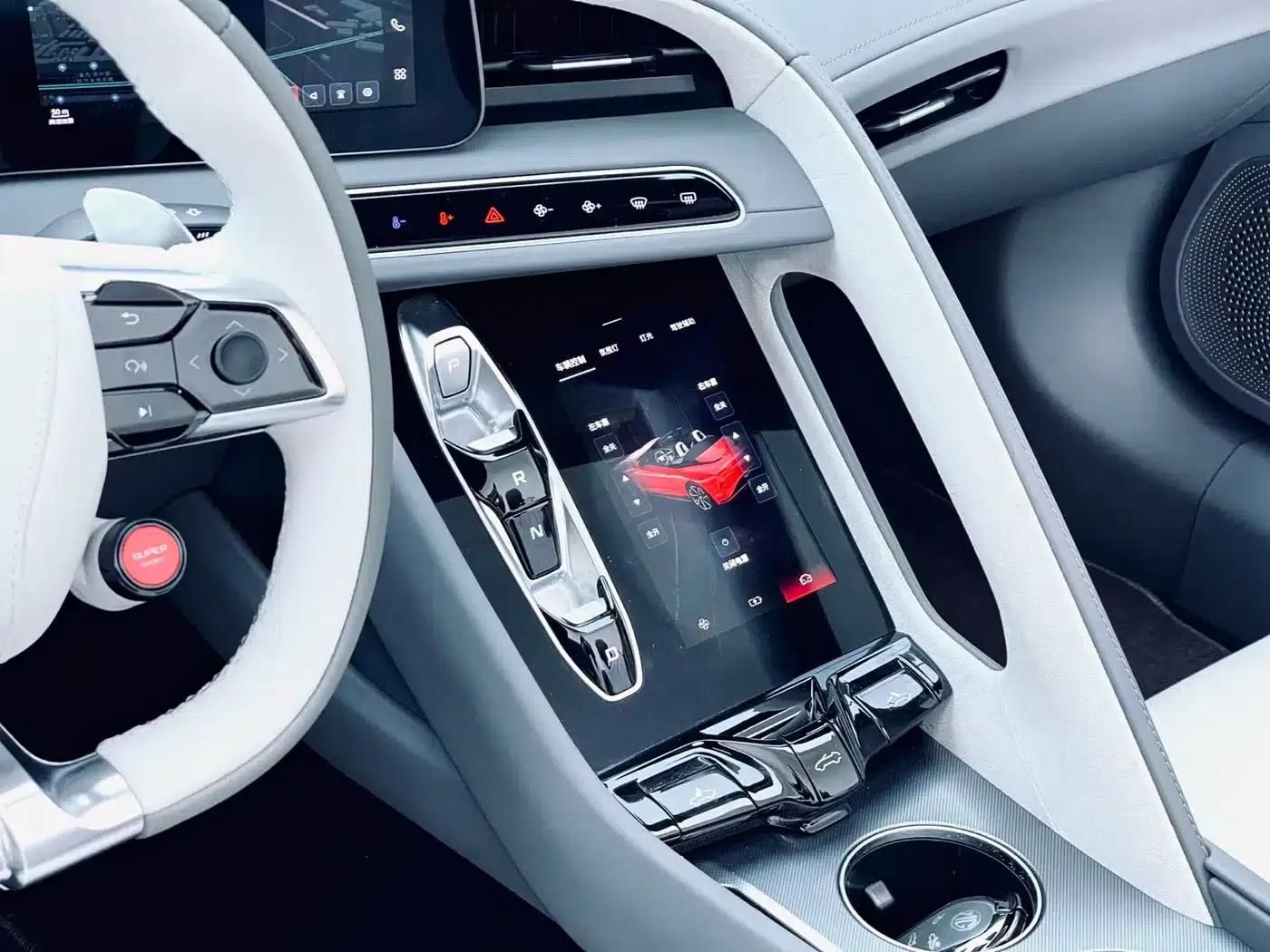 2024 MG Cyberster 520km Legendary AWD Edition — миниатюра 9