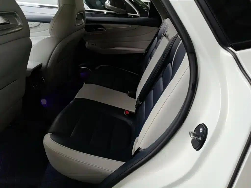 MG Pilot 2021 400TGI Automatic 2WD Trophy Flagship Edition — миниатюра 17