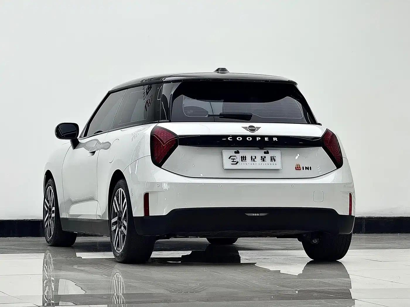 2025 Electric MINI Cooper (456km/h) - Cooper E Classic — миниатюра 8