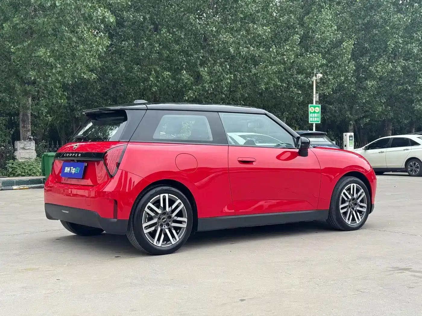 2024 Electric MINI Cooper (456km/h) - Classic Style — миниатюра 13