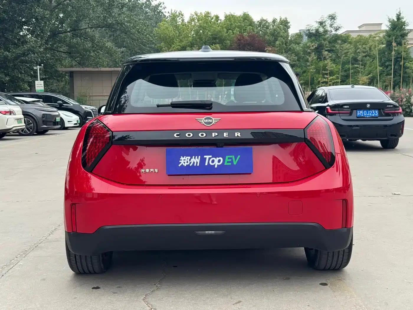 2024 Electric MINI Cooper (456km/h) - Classic Style — миниатюра 14
