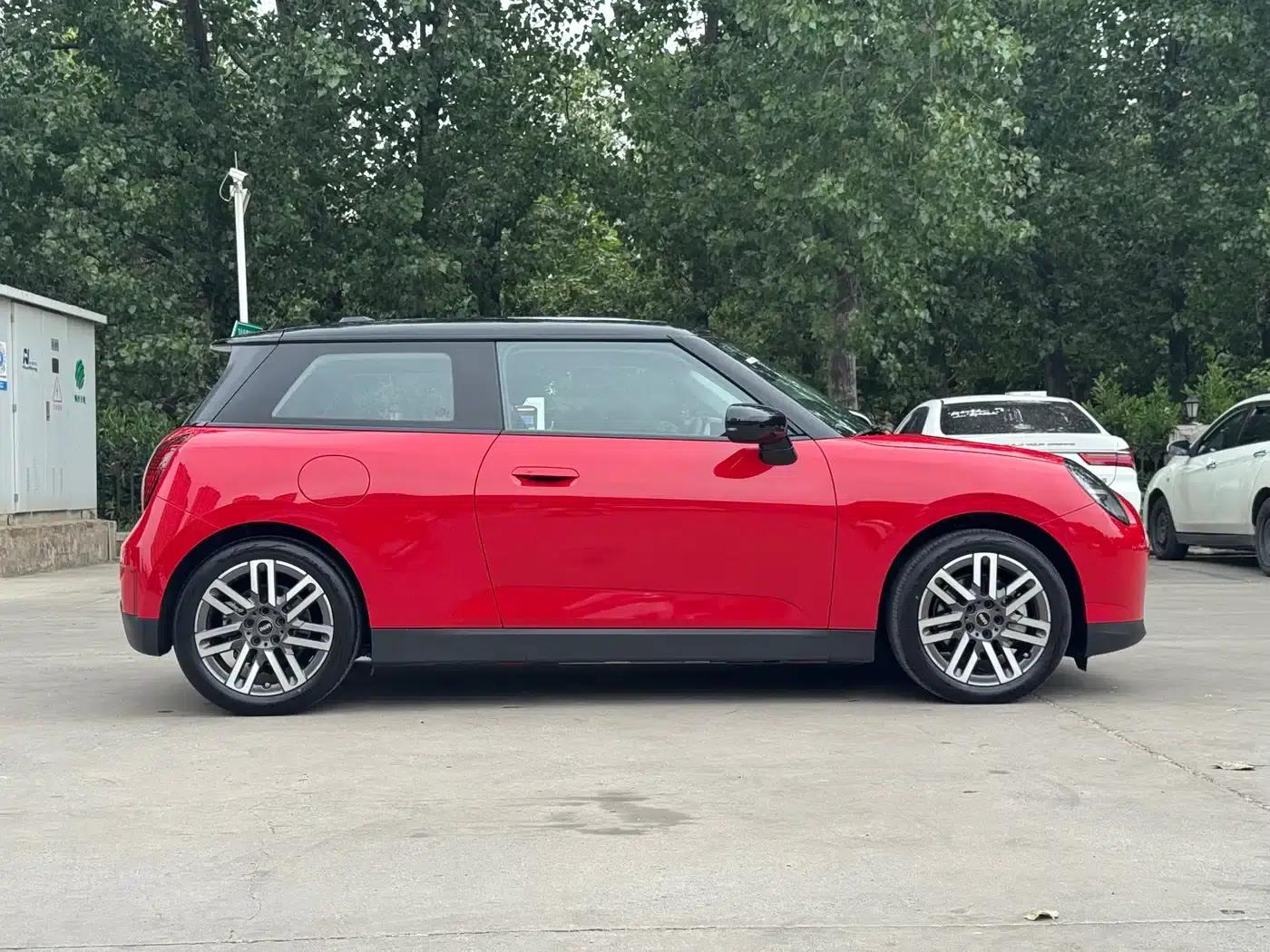 2024 Electric MINI Cooper (456km/h) - Classic Style — миниатюра 4