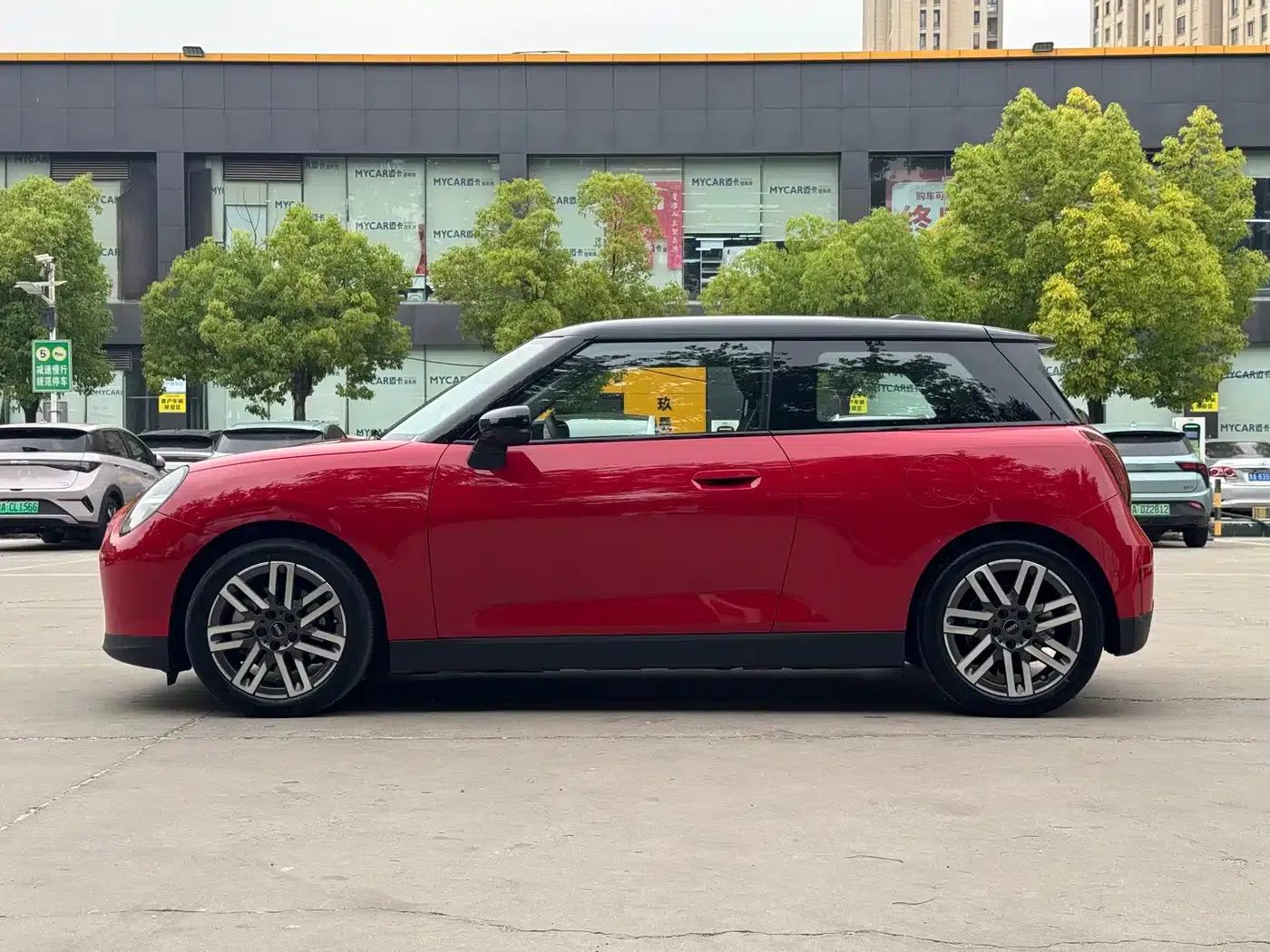 2024 Electric MINI Cooper (456km/h) - Classic Style — миниатюра 5