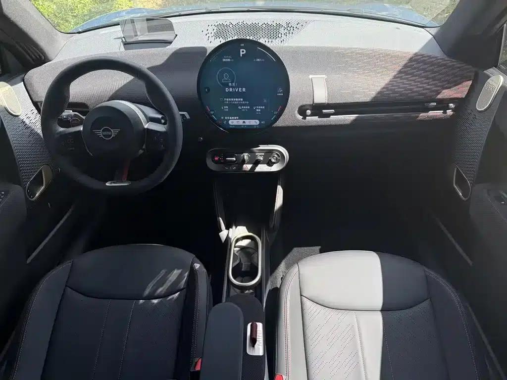 2025 JOHN COOPER WORKS Electric MINI JCW — миниатюра 11