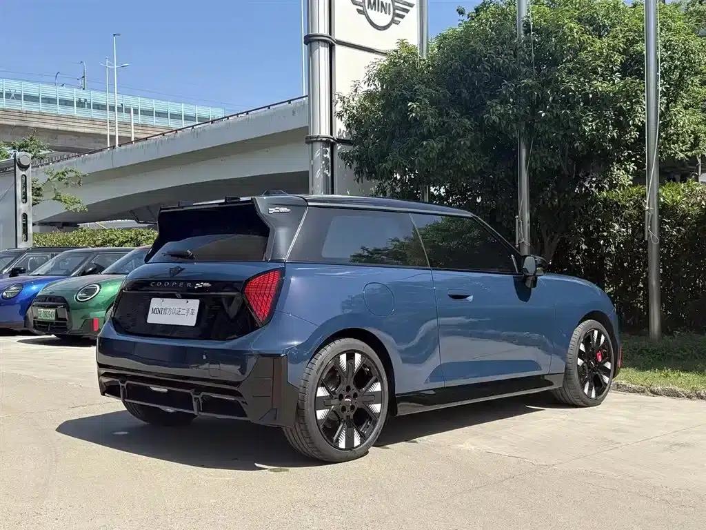 2025 JOHN COOPER WORKS Electric MINI JCW — миниатюра 4