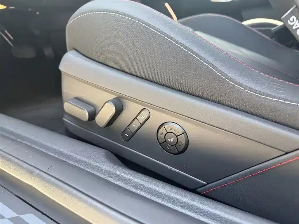 2025 JOHN COOPER WORKS Electric MINI JCW — миниатюра 9