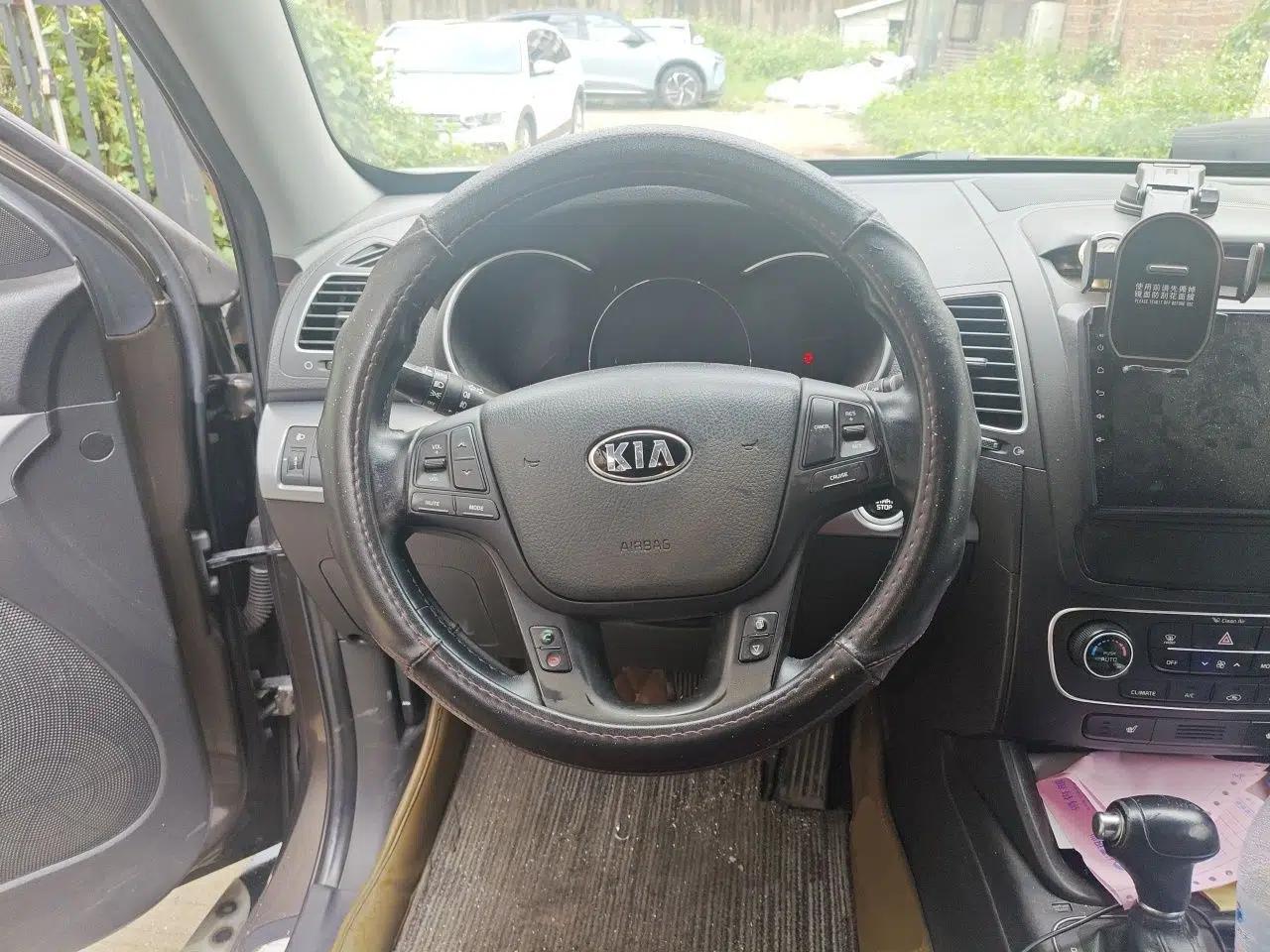 Kia Sorento 2013 2.4L 5-Seater Gasoline Luxury Version China IV Standard — миниатюра 11