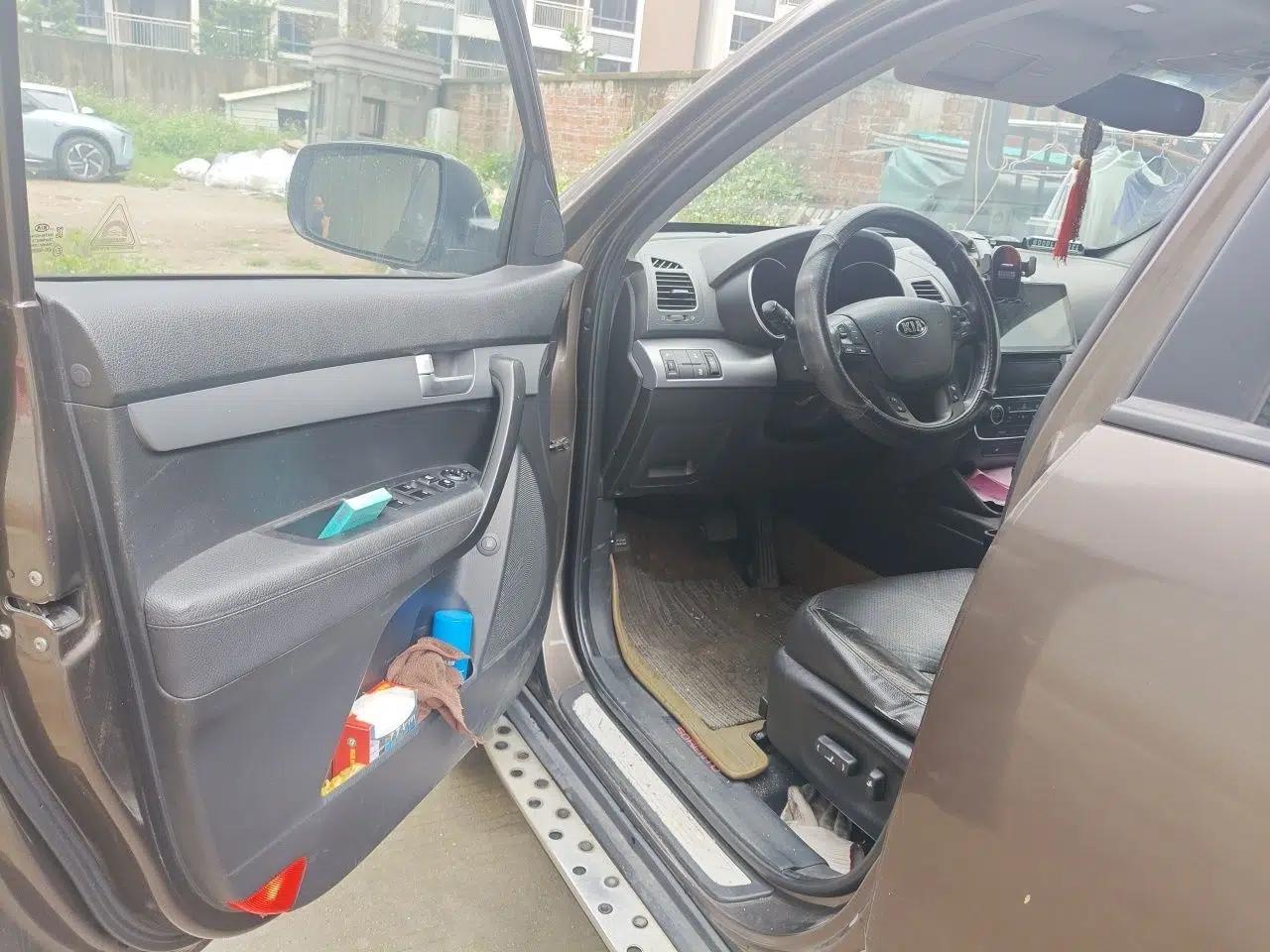 Kia Sorento 2013 2.4L 5-Seater Gasoline Luxury Version China IV Standard — миниатюра 17