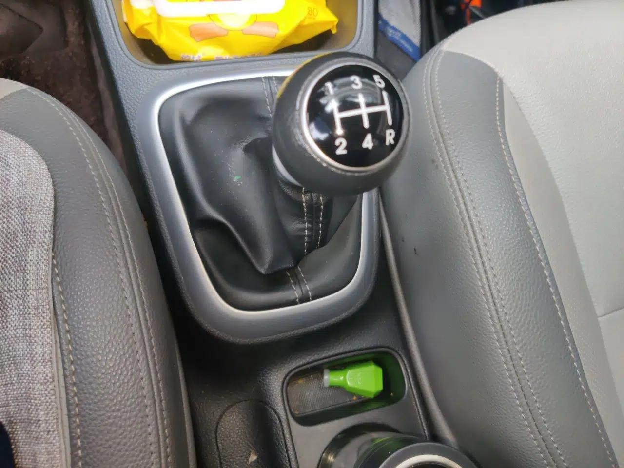 Kia Pegas 2017 1.4L Manual Value Edition — миниатюра 15