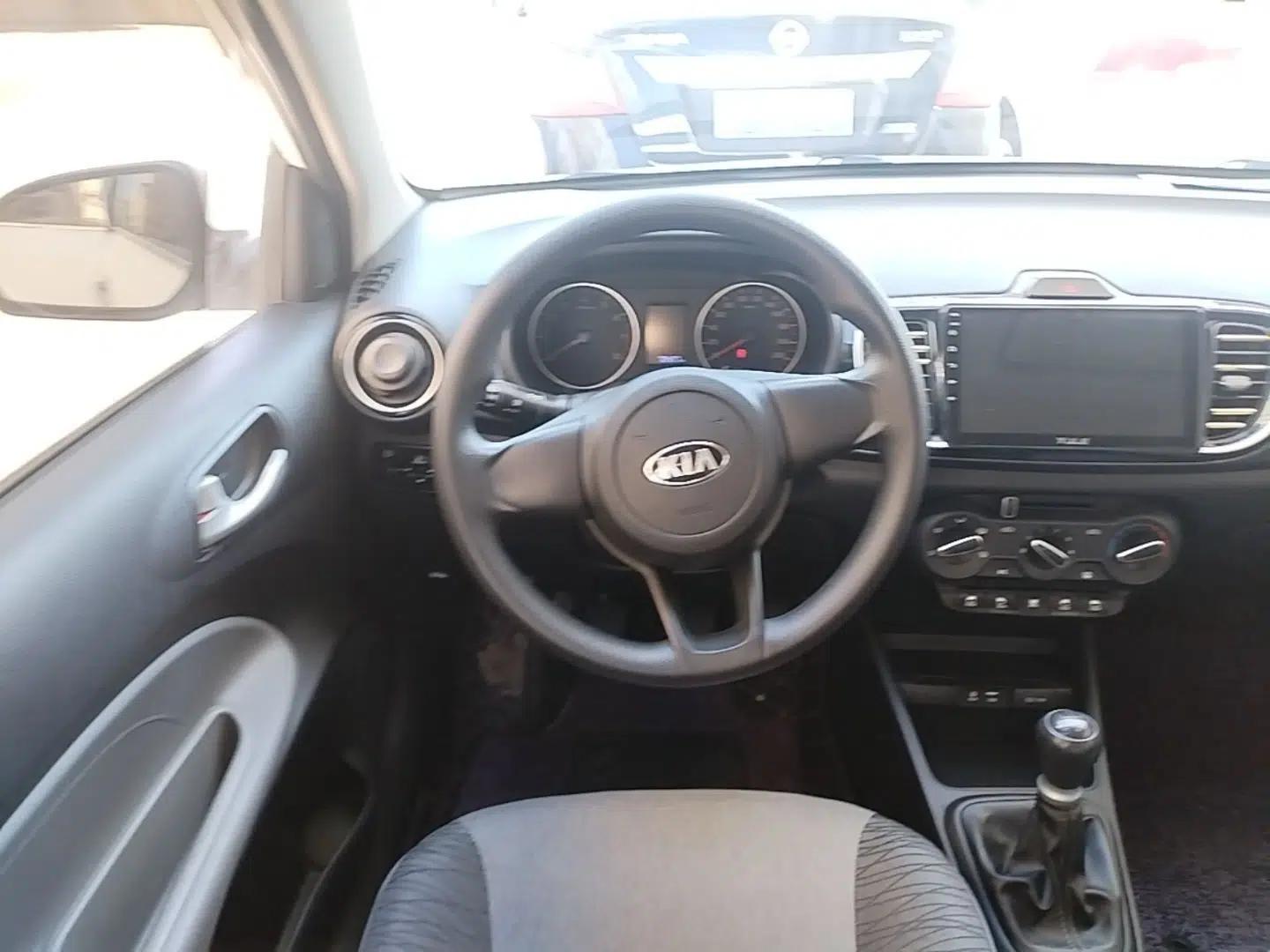 Kia Pegas 2017 1.4L Manual Fashion Edition Smart — миниатюра 13