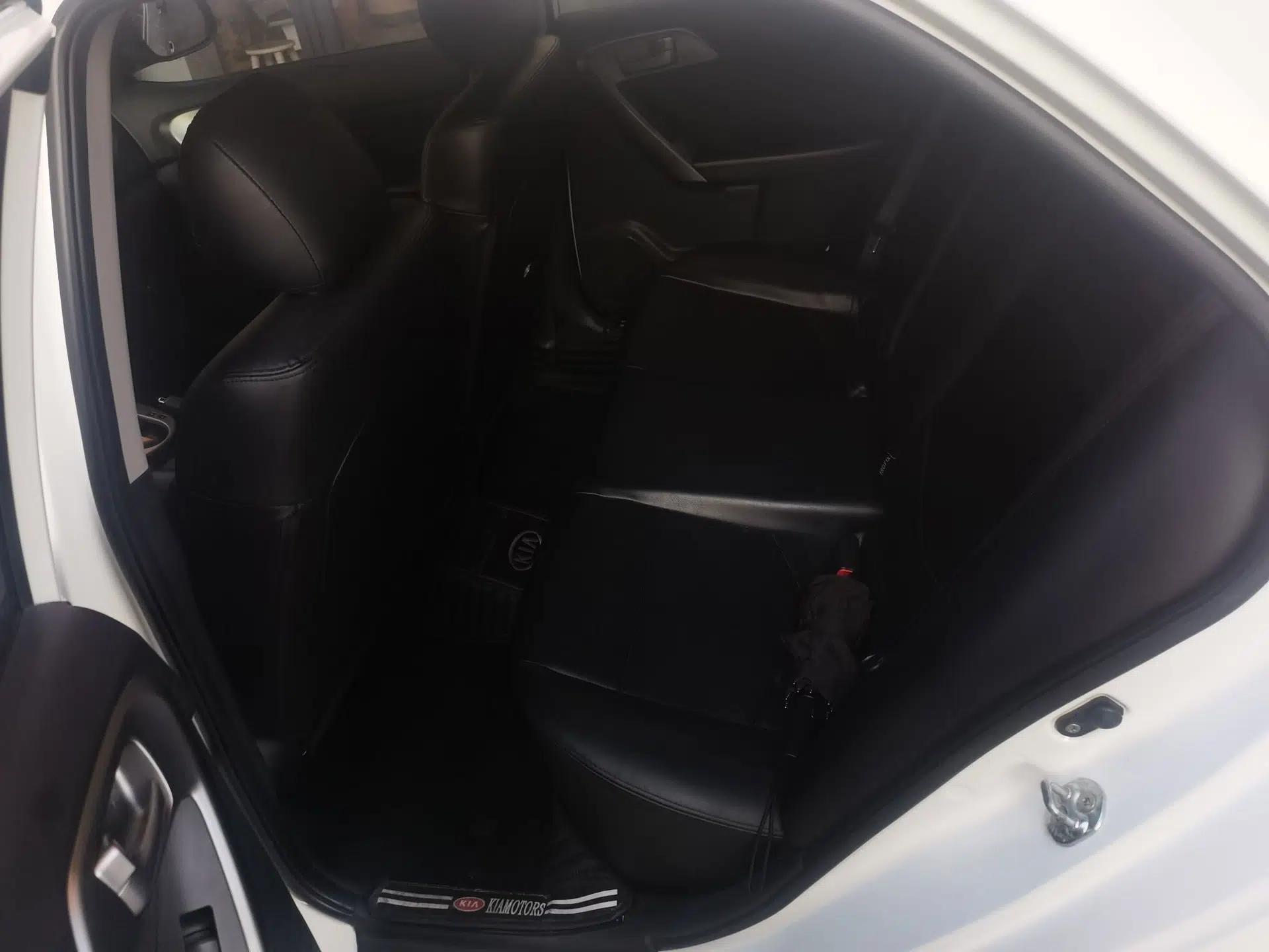Kia Forte 2012 1.6L AT Premium Commemorative Edition — миниатюра 18