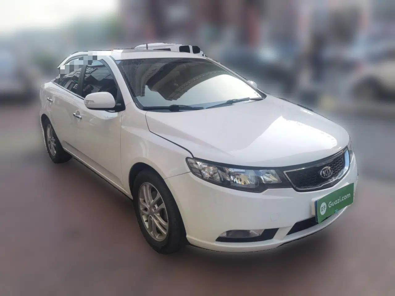 Kia Forte 2012 1.6L AT Premium Commemorative Edition — миниатюра 3