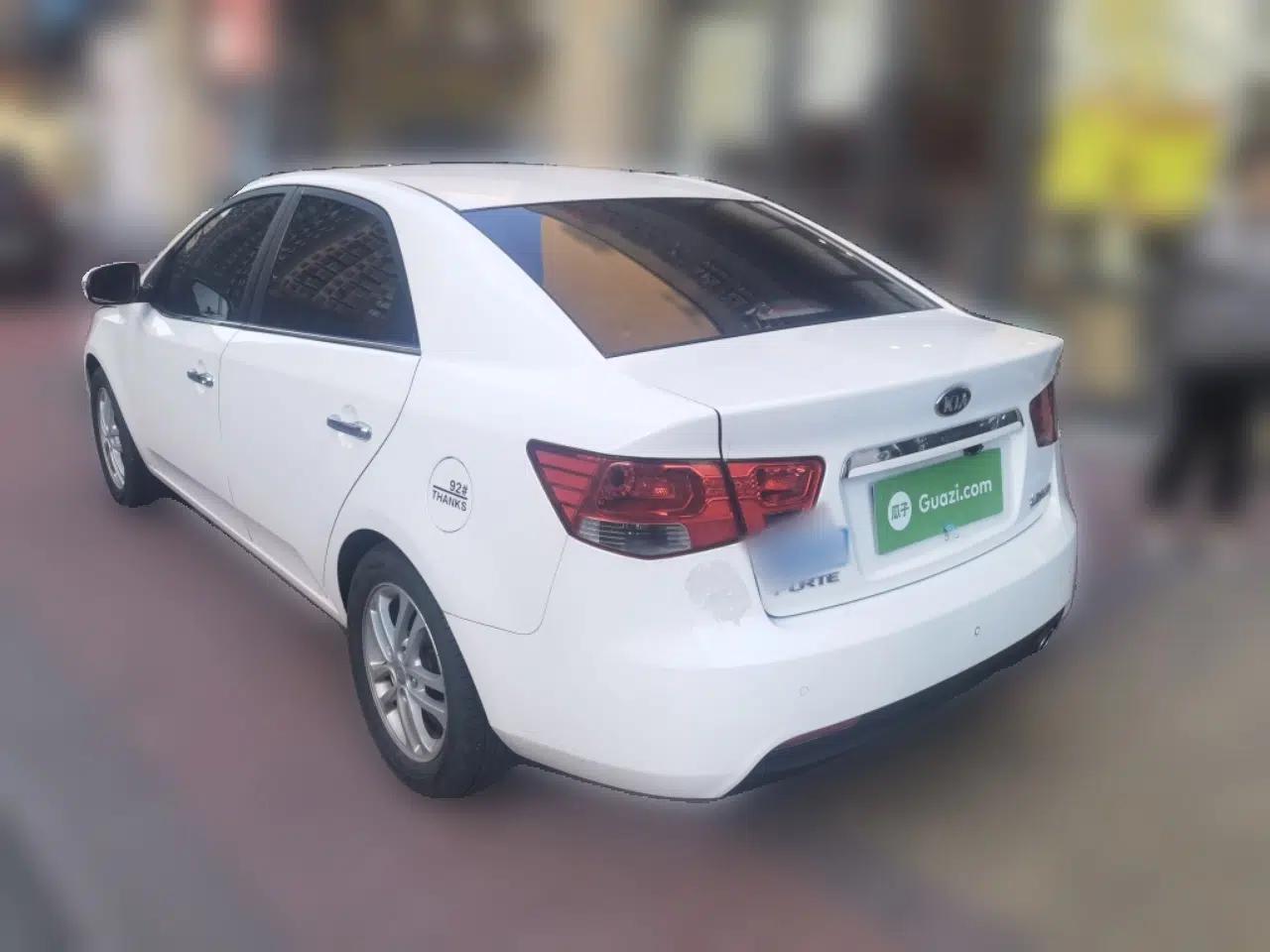 Kia Forte 2012 1.6L AT Premium Commemorative Edition — миниатюра 4