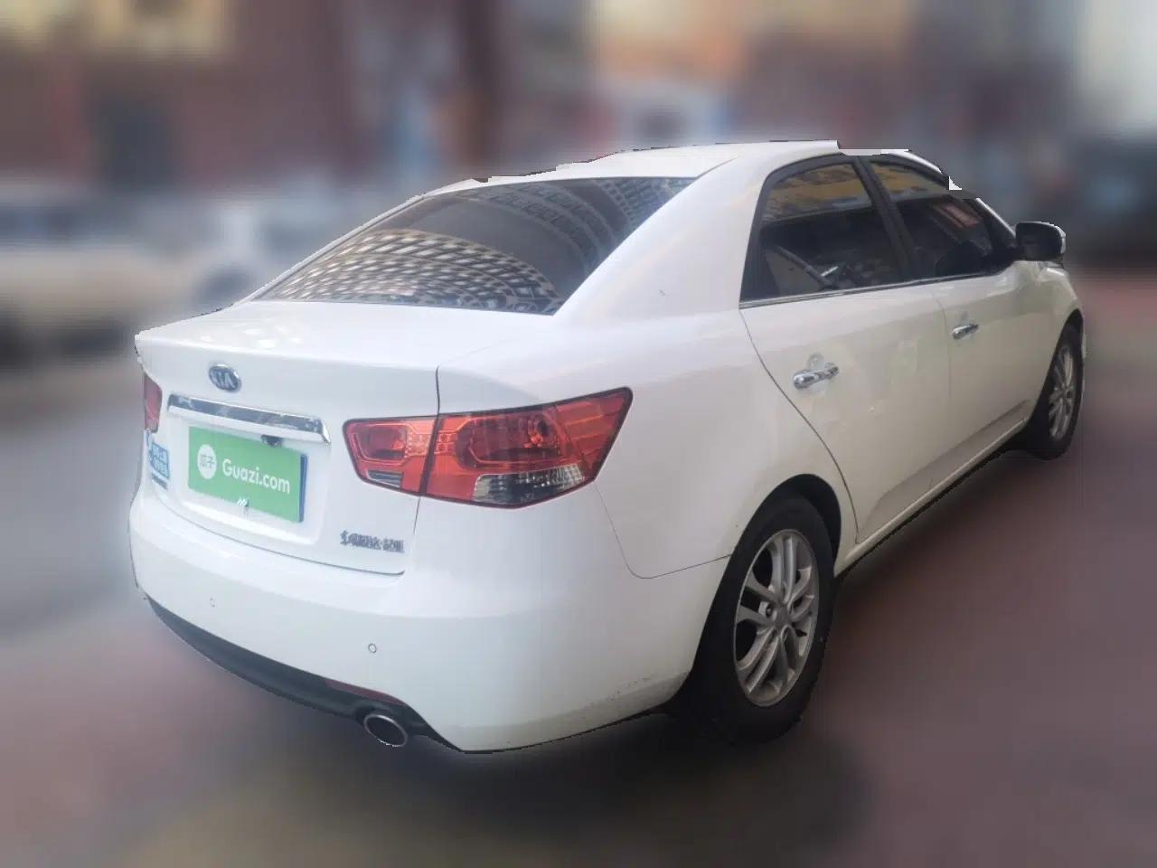 Kia Forte 2012 1.6L AT Premium Commemorative Edition — миниатюра 6