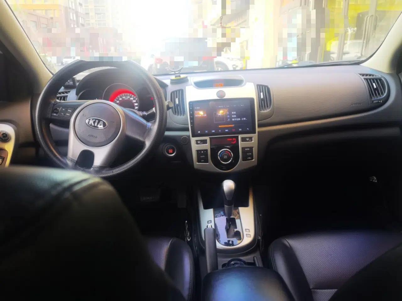 Kia Forte 2012 1.6L AT Premium Commemorative Edition — миниатюра 10