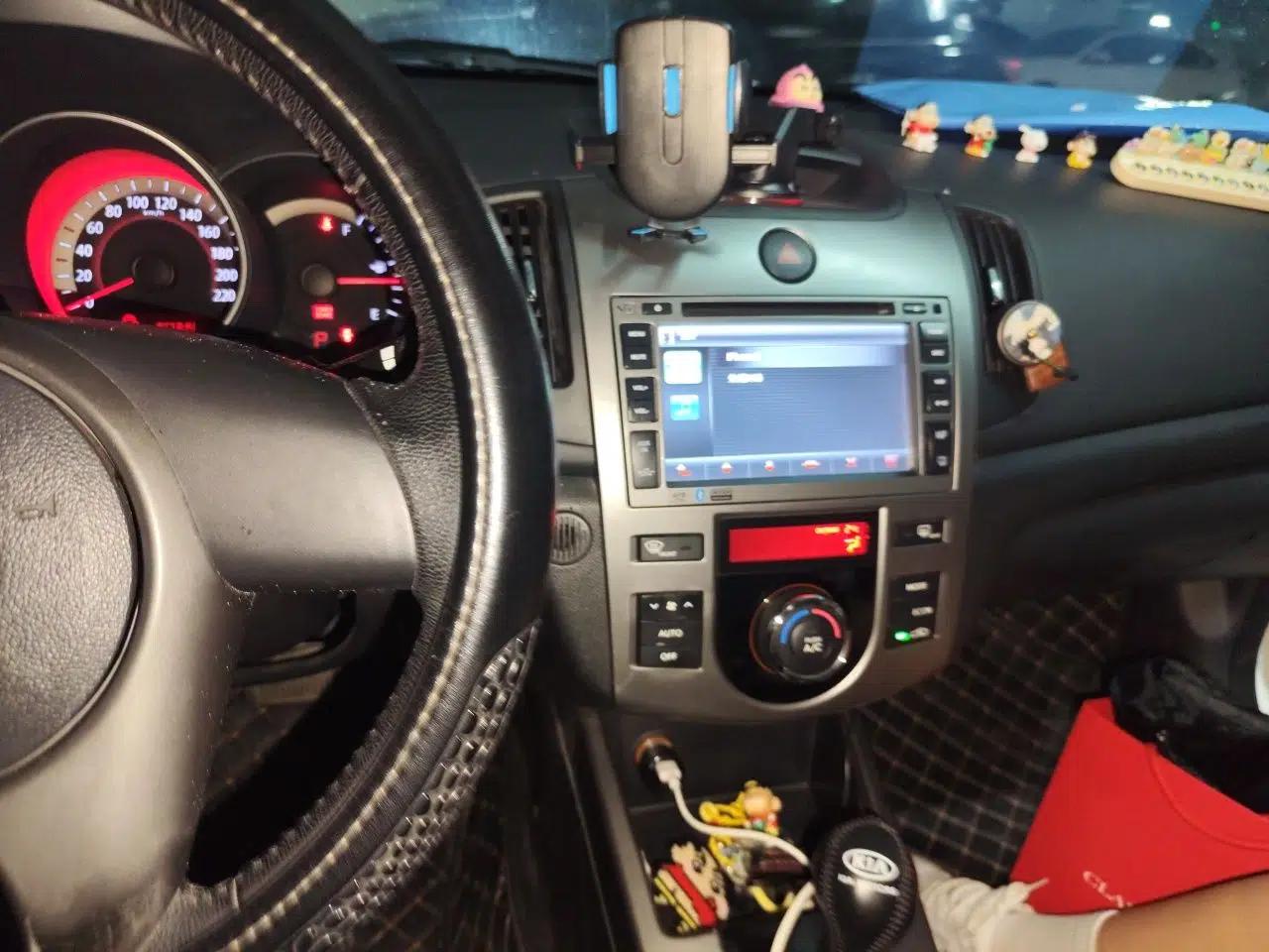 Kia Forte 2011 1.6L AT Premium — миниатюра 14