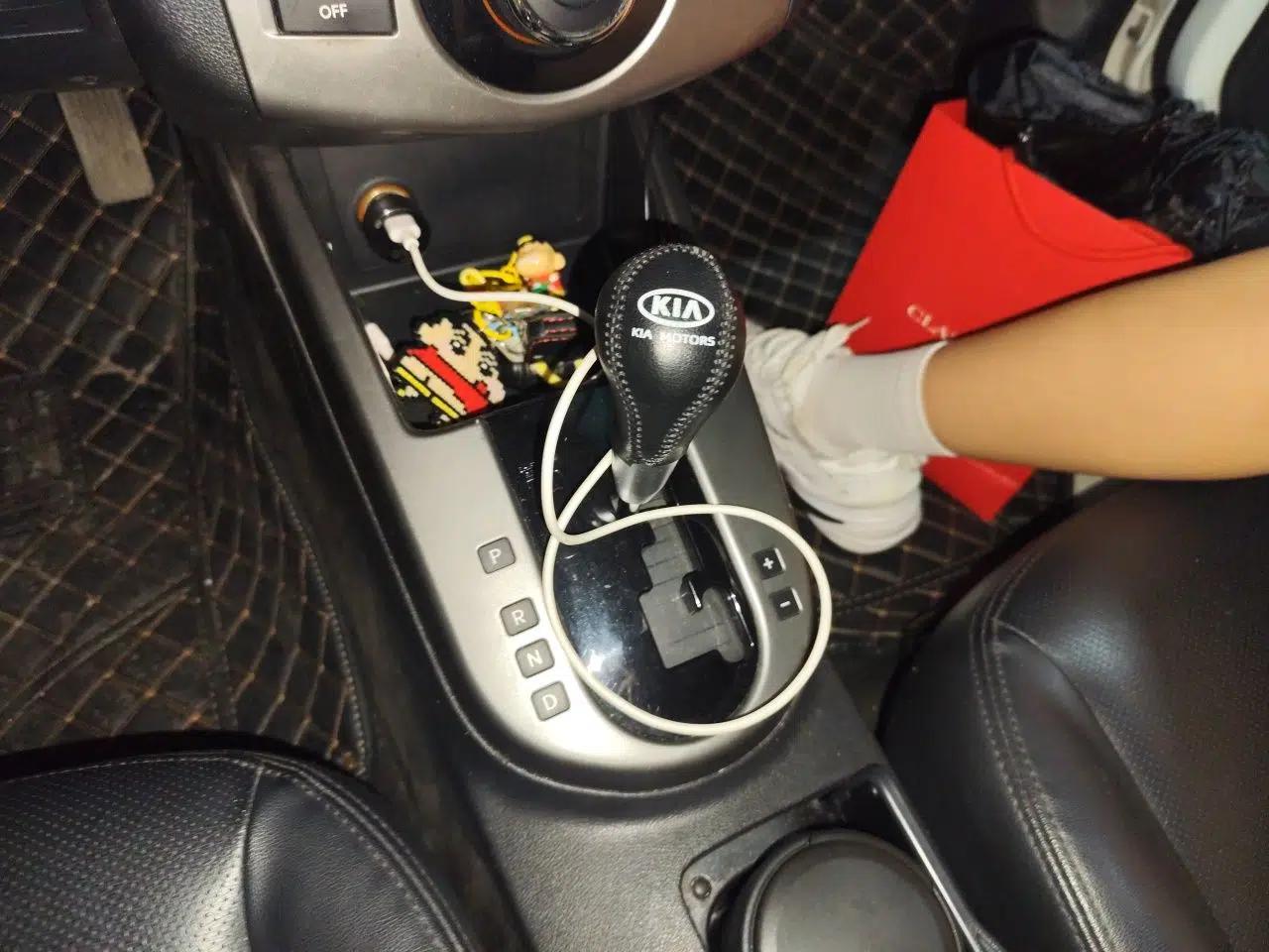 Kia Forte 2011 1.6L AT Premium — миниатюра 15