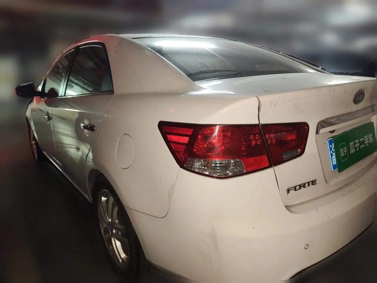 Kia Forte 2011 1.6L AT Premium — миниатюра 4