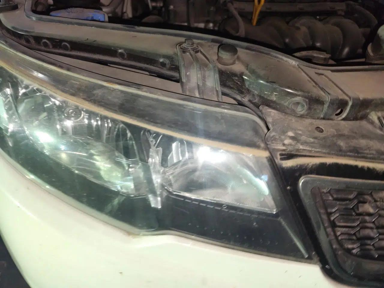 Kia Forte 2011 1.6L AT Premium — миниатюра 7