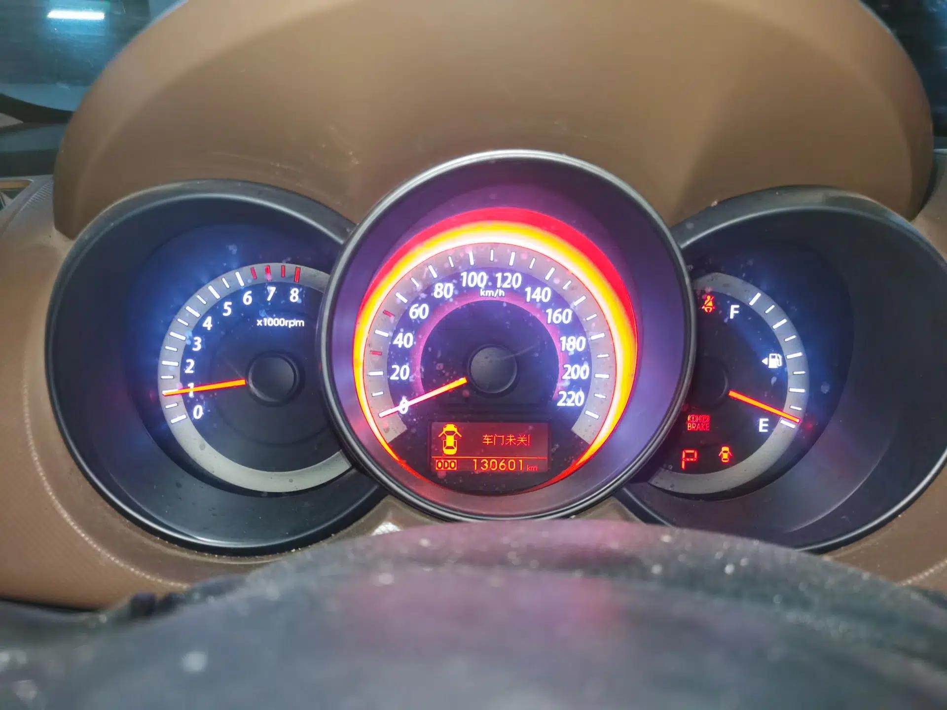 Kia Forte 2012 1.6L AT Premium Commemorative Edition — миниатюра 12
