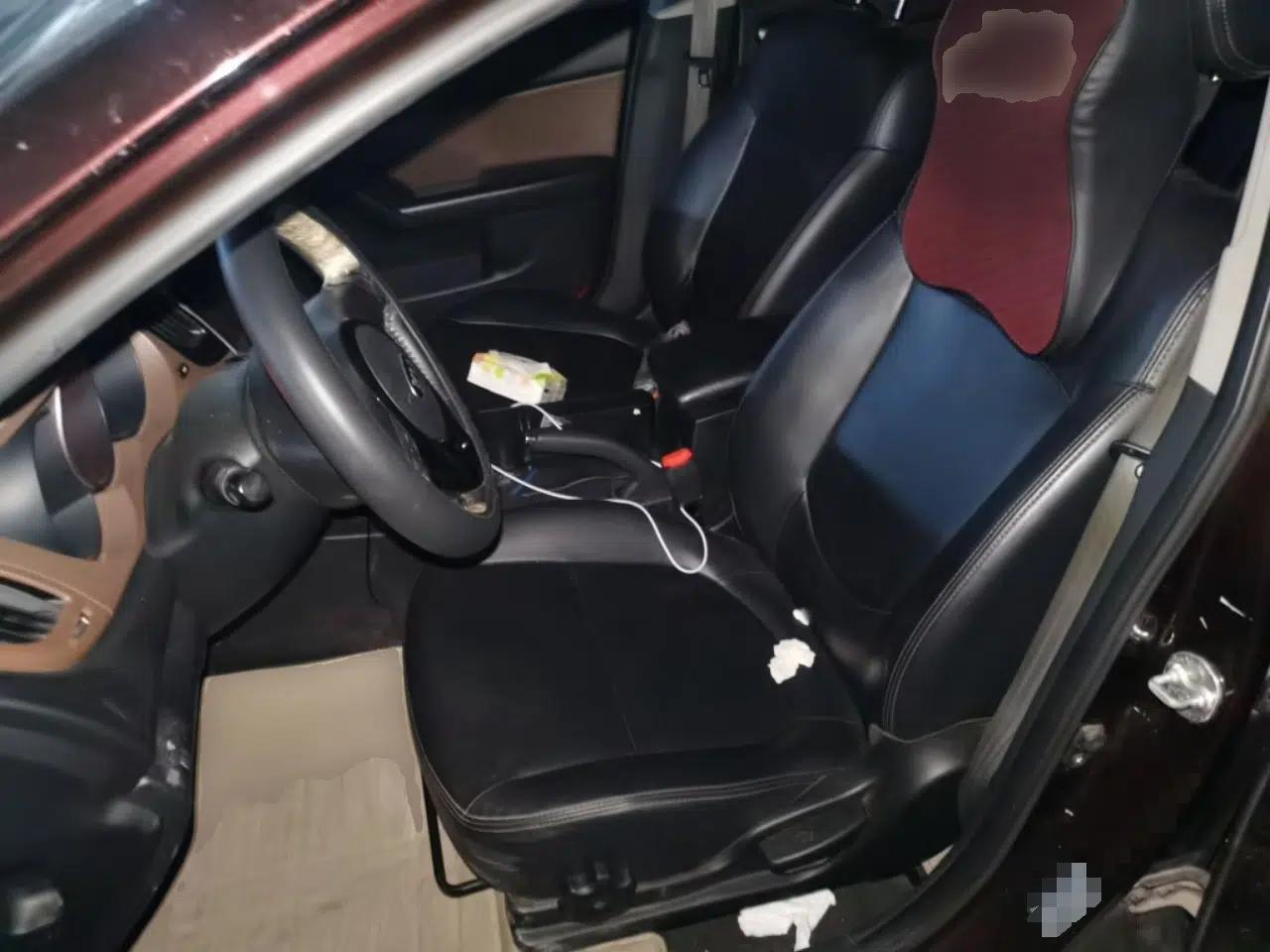 Kia Forte 2012 1.6L AT Premium Commemorative Edition — миниатюра 16