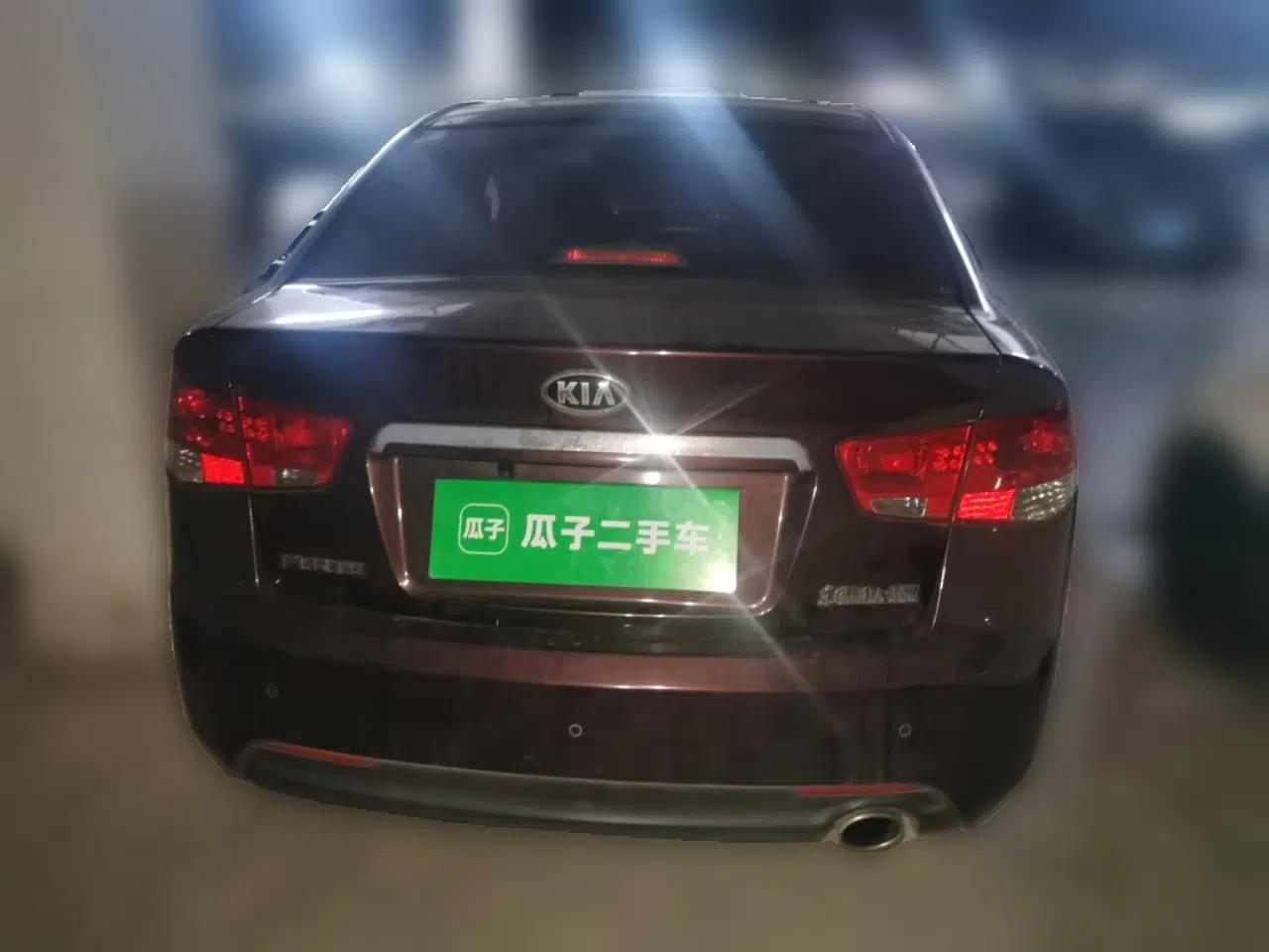 Kia Forte 2012 1.6L AT Premium Commemorative Edition — миниатюра 5