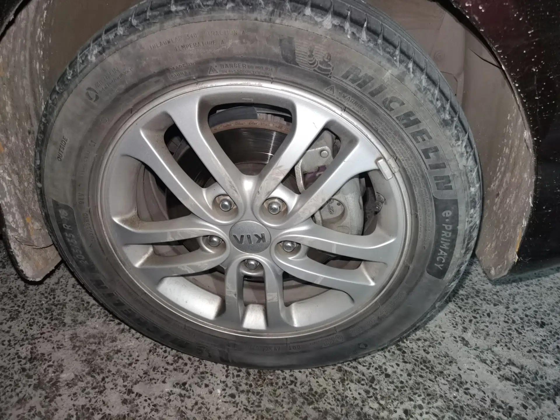 Kia Forte 2012 1.6L AT Premium Commemorative Edition — миниатюра 8