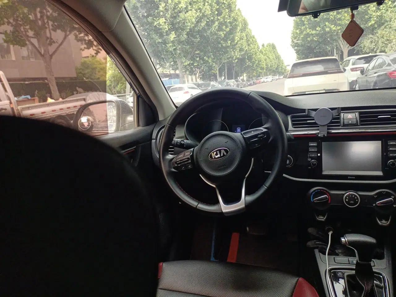Kia KX Cross 2018 1.6L Automatic Dynamic Sunroof Version — миниатюра 11