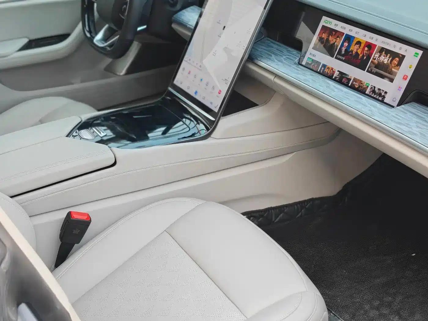 Nezha S 2022 Range Extended Version 1160km Rear-Wheel Drive Large Version — миниатюра 4