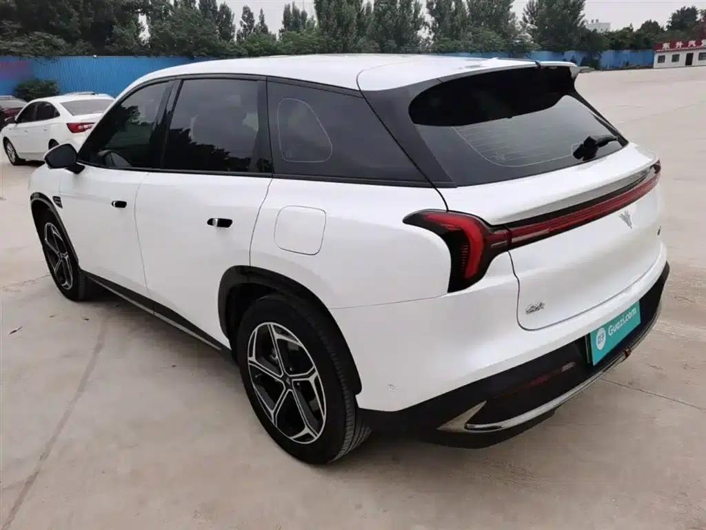 Nezha L 2024 Range Extender 310 Flash Charge Red Edition — миниатюра 5
