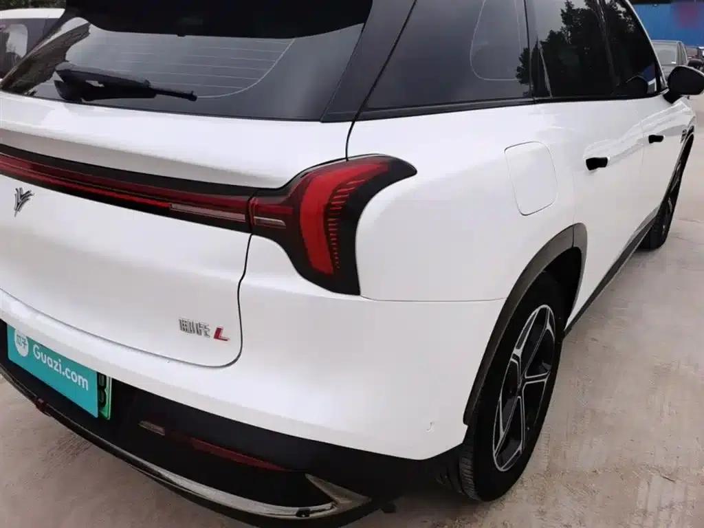 Nezha L 2024 Range Extender 310 Flash Charge Red Edition — миниатюра 8