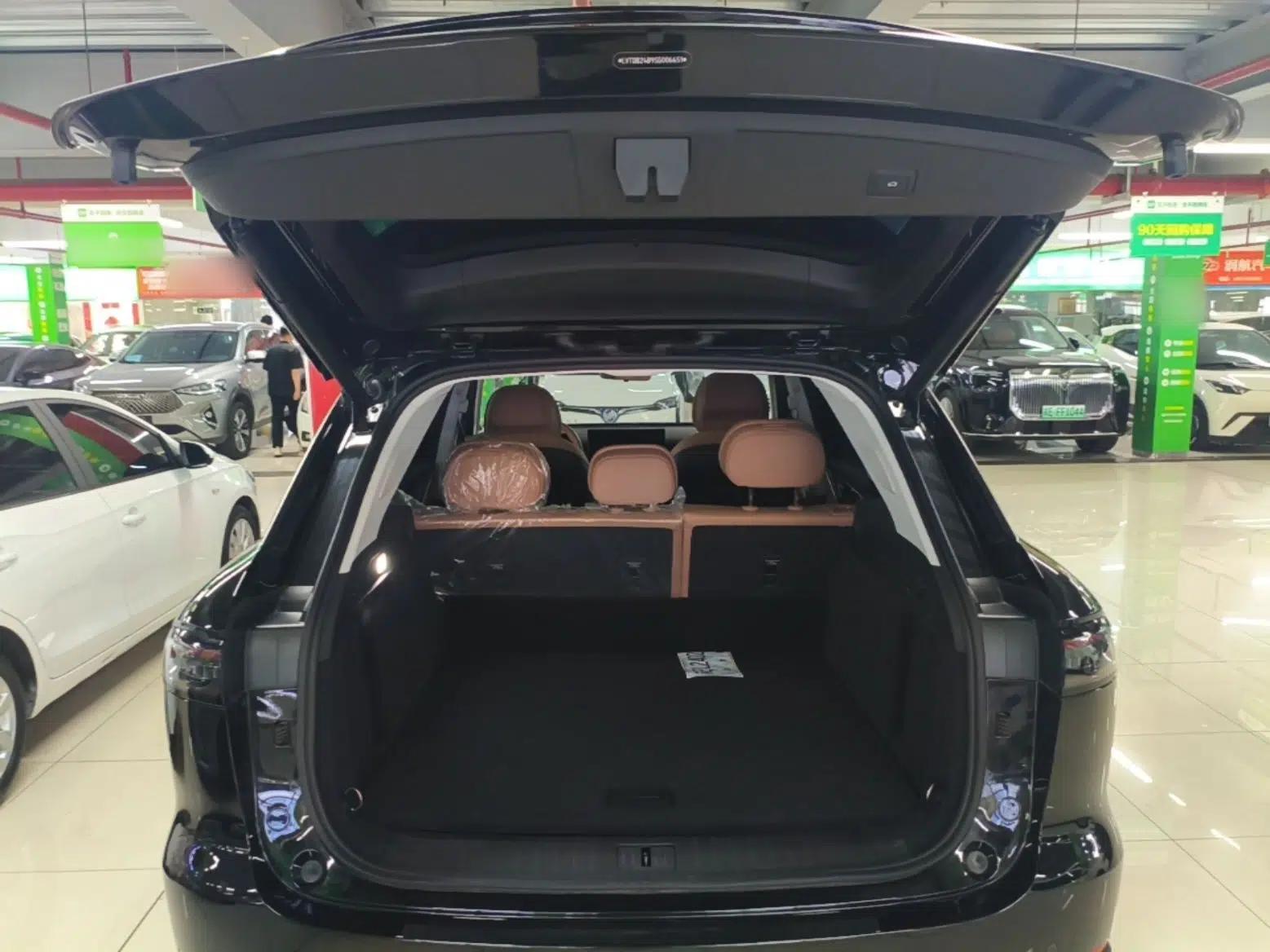 Chery Tiggo 8 L 2024 2.0T Two-Wheel Drive Luxury Edition 5 Seats — миниатюра 22