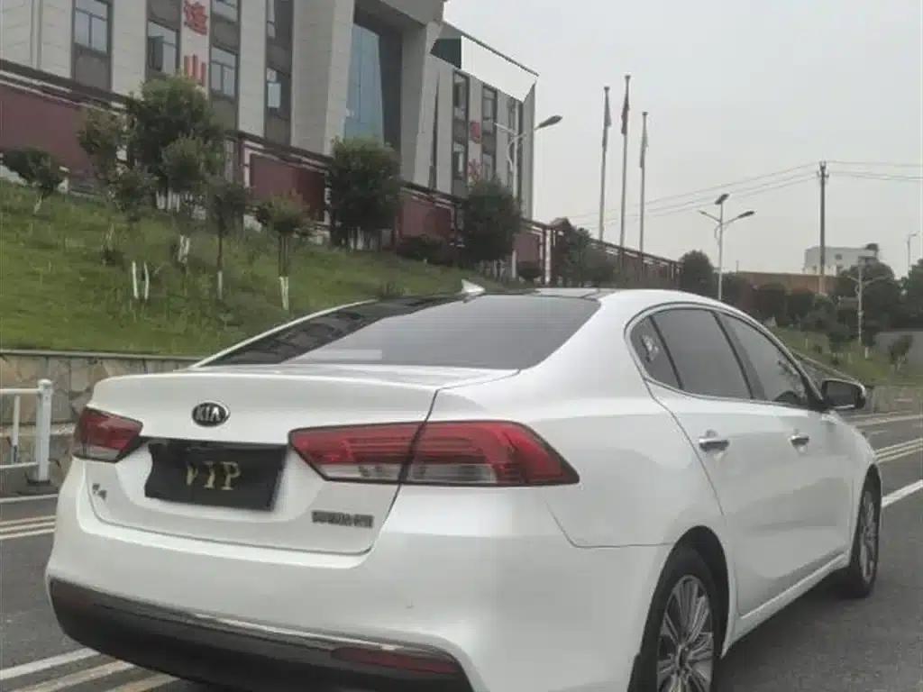 Kia K4 2015 1.8L Automatic DLX Special — миниатюра 7