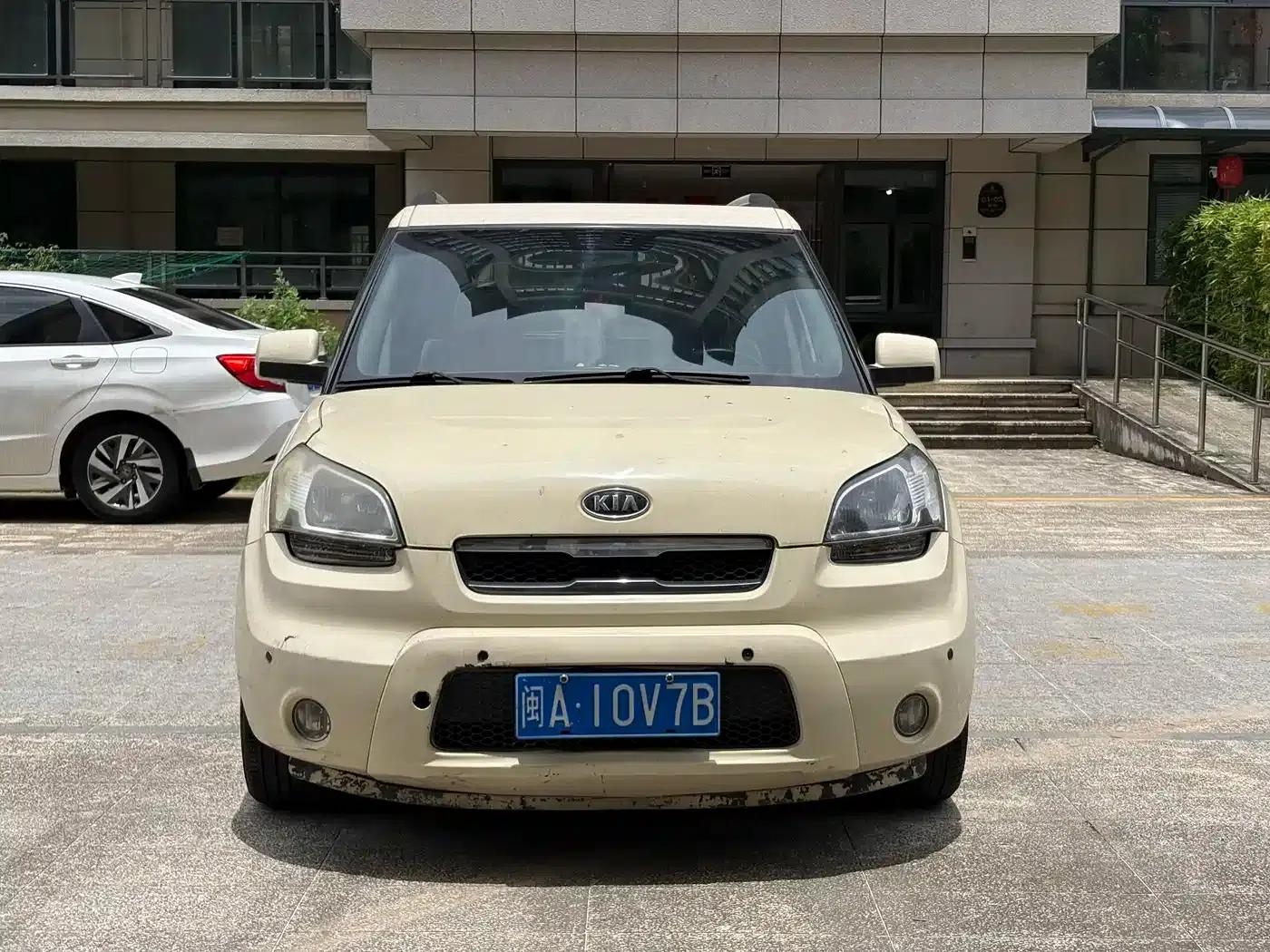 Soul 2010 1.6L AT Premium — миниатюра 2