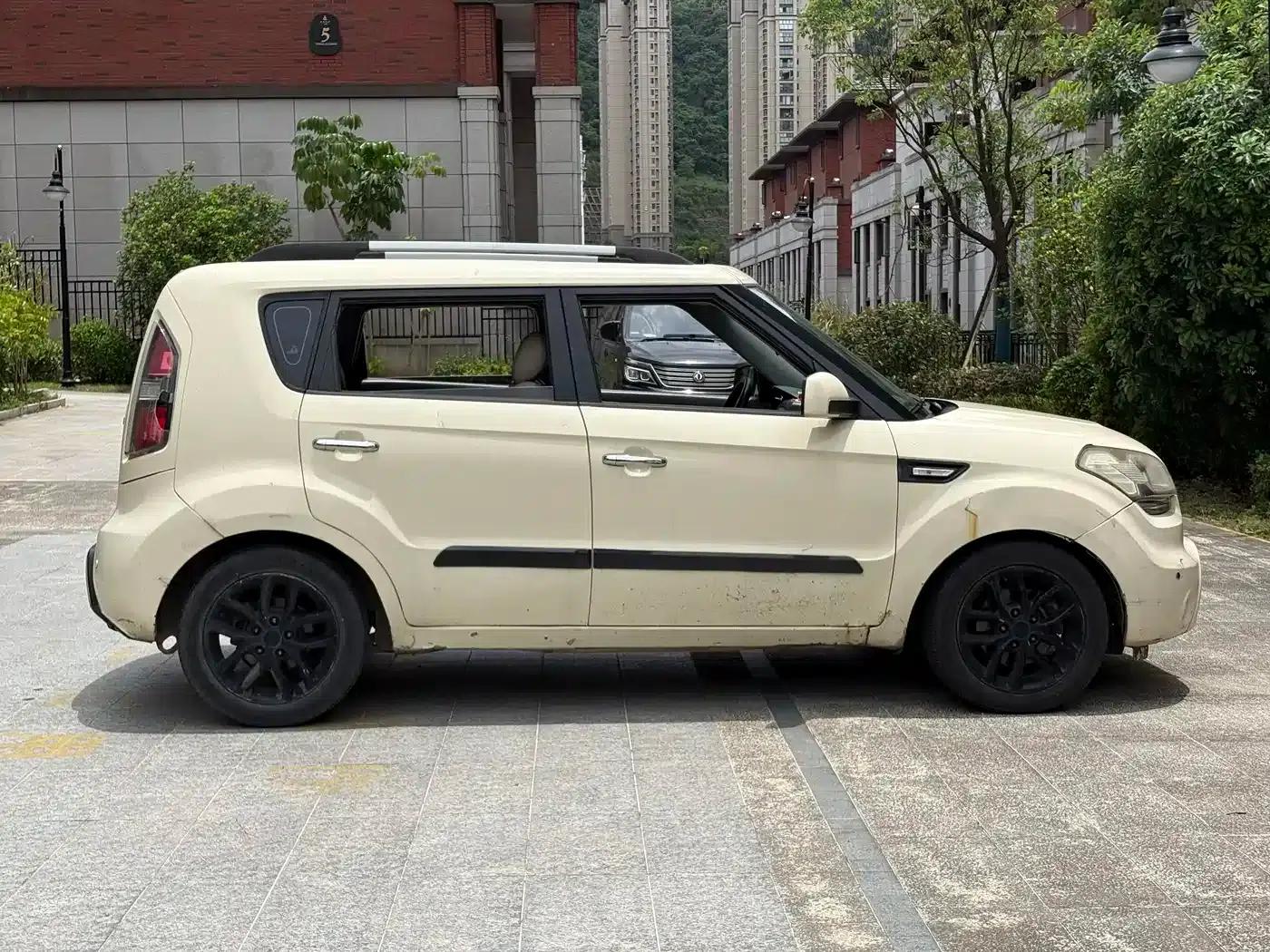 Soul 2010 1.6L AT Premium — миниатюра 4