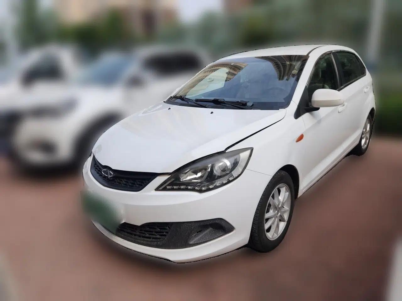 Chery Fengyun 2 2013 Hatchback 1.5L Manual Ruiyi Edition — миниатюра 1
