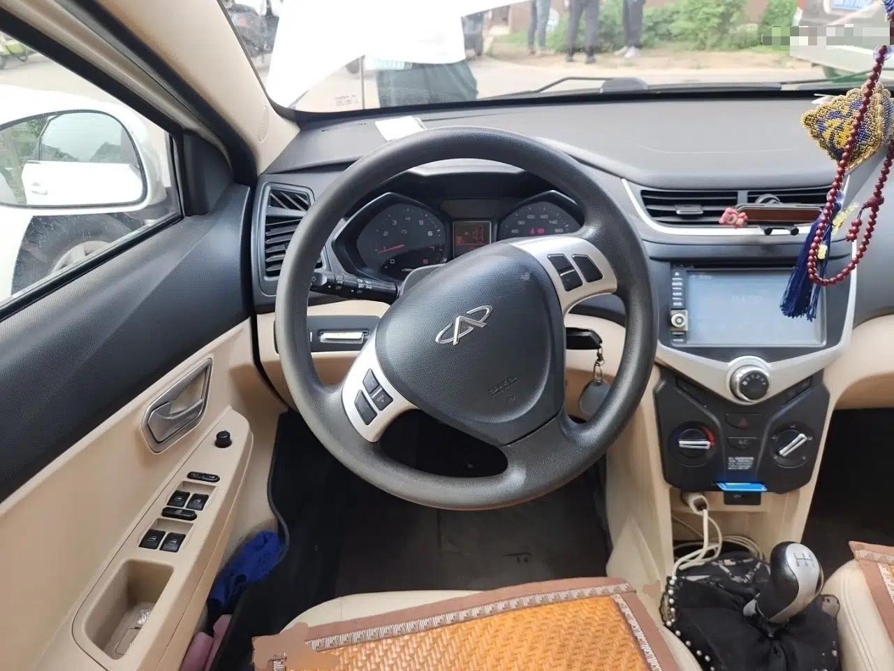 Chery Fengyun 2 2013 Hatchback 1.5L Manual Ruiyi Edition — миниатюра 11