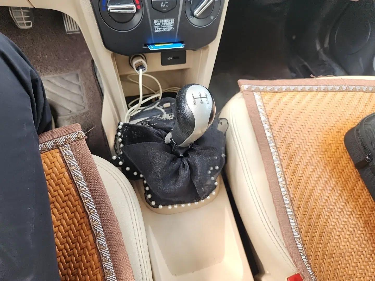 Chery Fengyun 2 2013 Hatchback 1.5L Manual Ruiyi Edition — миниатюра 15