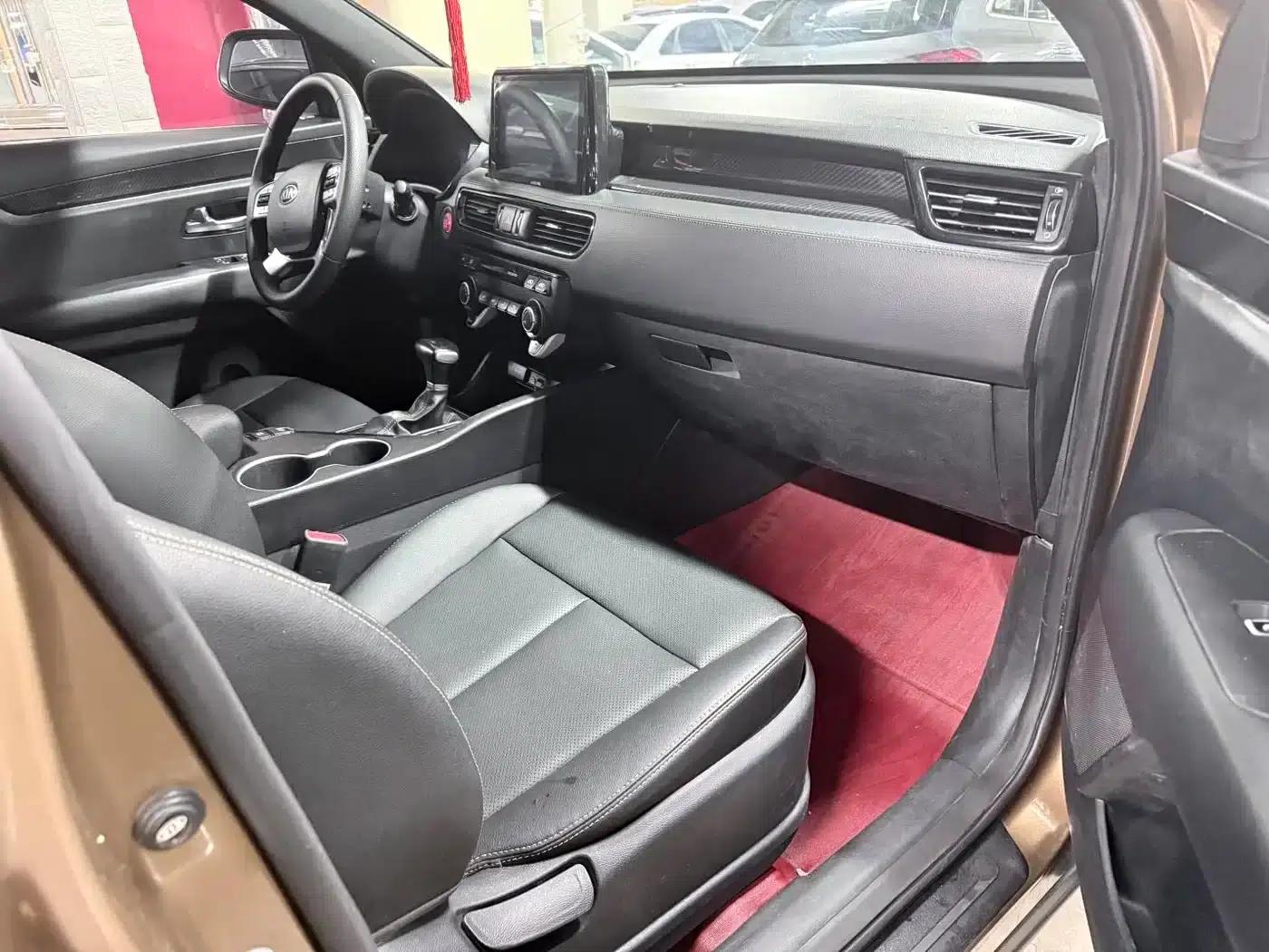 Kia KX7 2017 2.0T Automatic 4WD DLX 7-seater — миниатюра 7