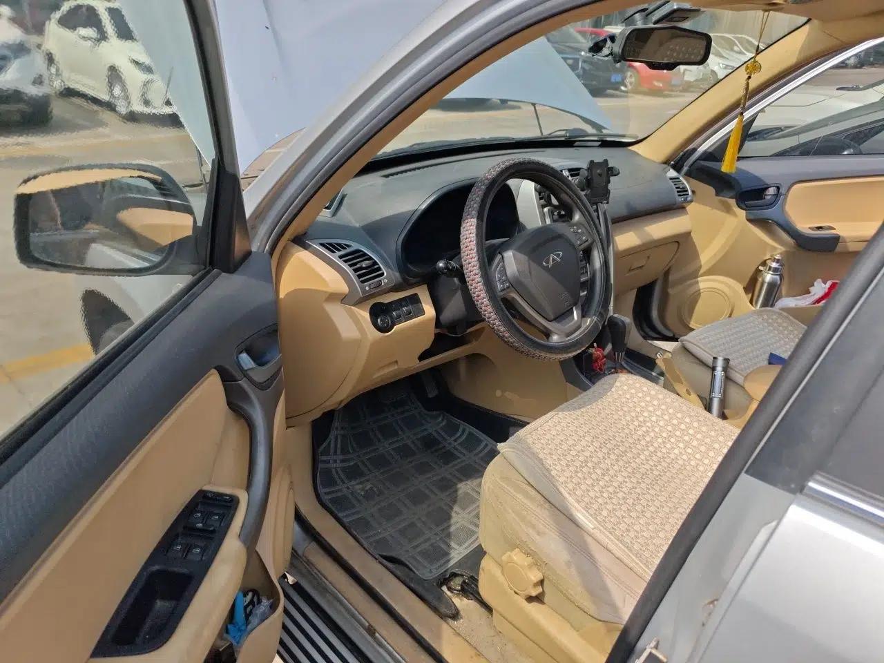 Chery Tiggo 2012 Elite Edition 1.6L CVT Comfort DVVT Model — миниатюра 17