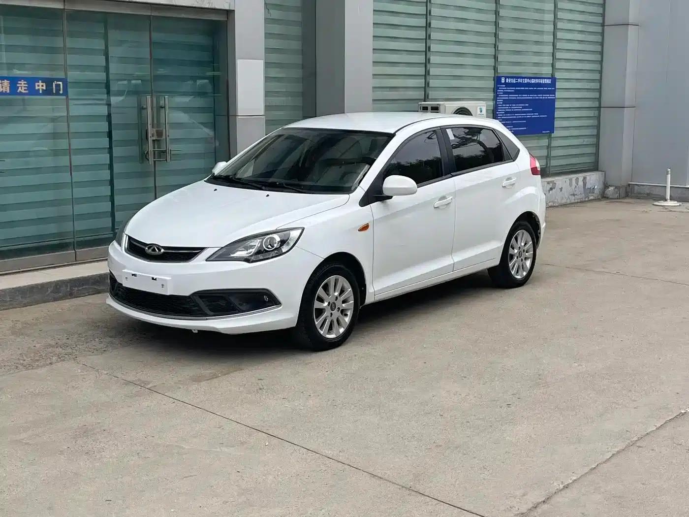 Fengyun 2 2015 1.5L Manual Elite Edition — миниатюра 1