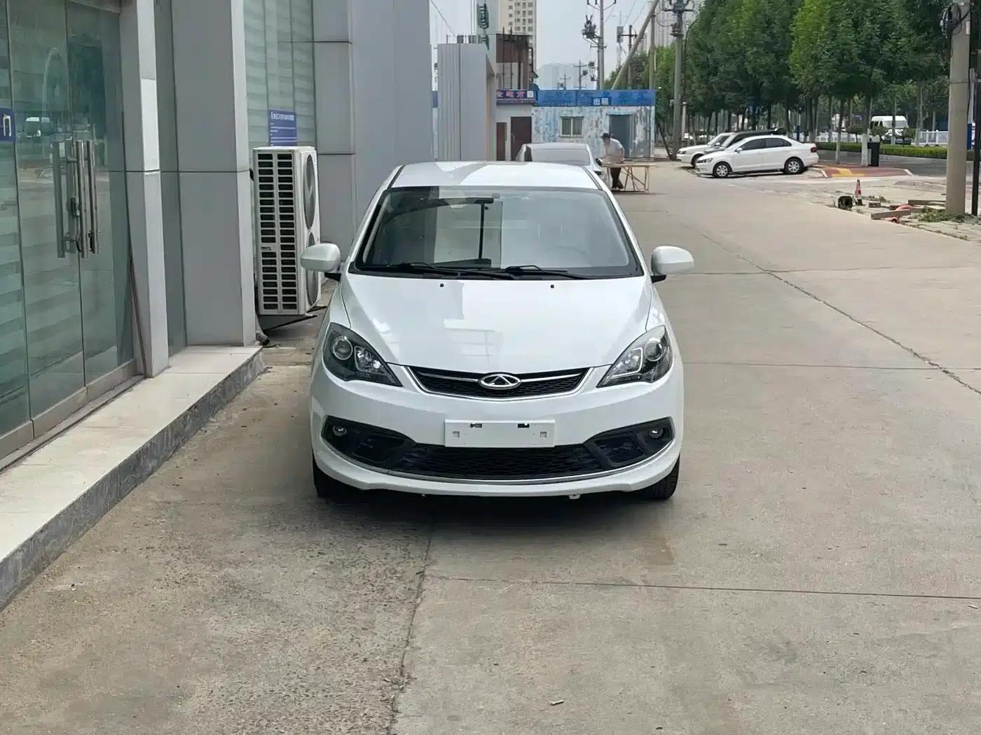 Fengyun 2 2015 1.5L Manual Elite Edition — миниатюра 2