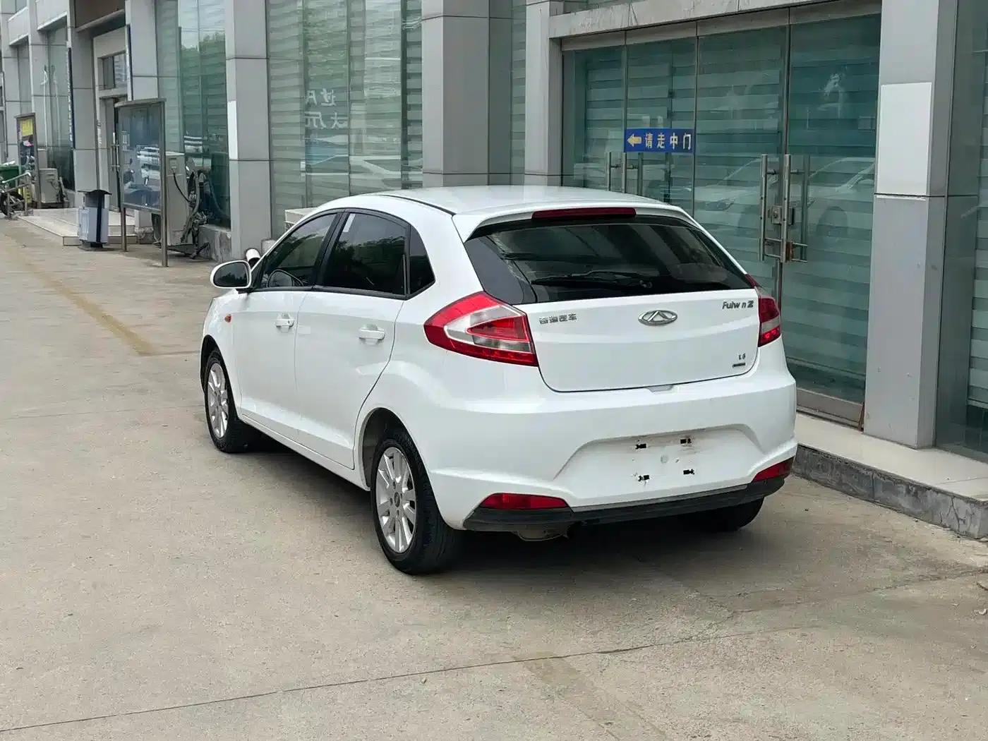 Fengyun 2 2015 1.5L Manual Elite Edition — миниатюра 4