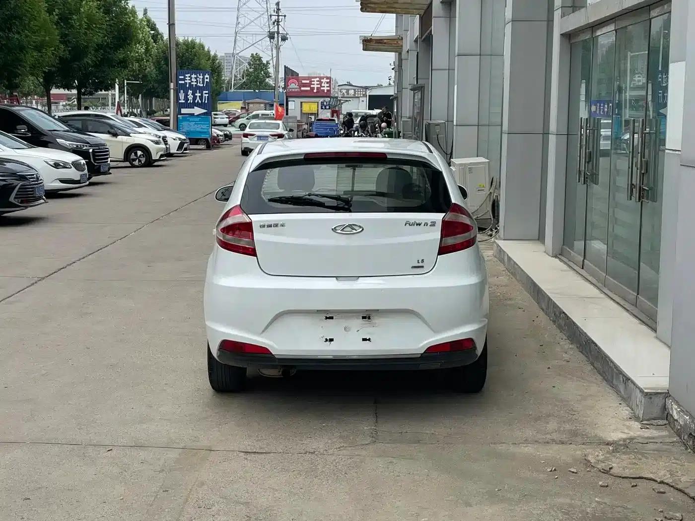 Fengyun 2 2015 1.5L Manual Elite Edition — миниатюра 5