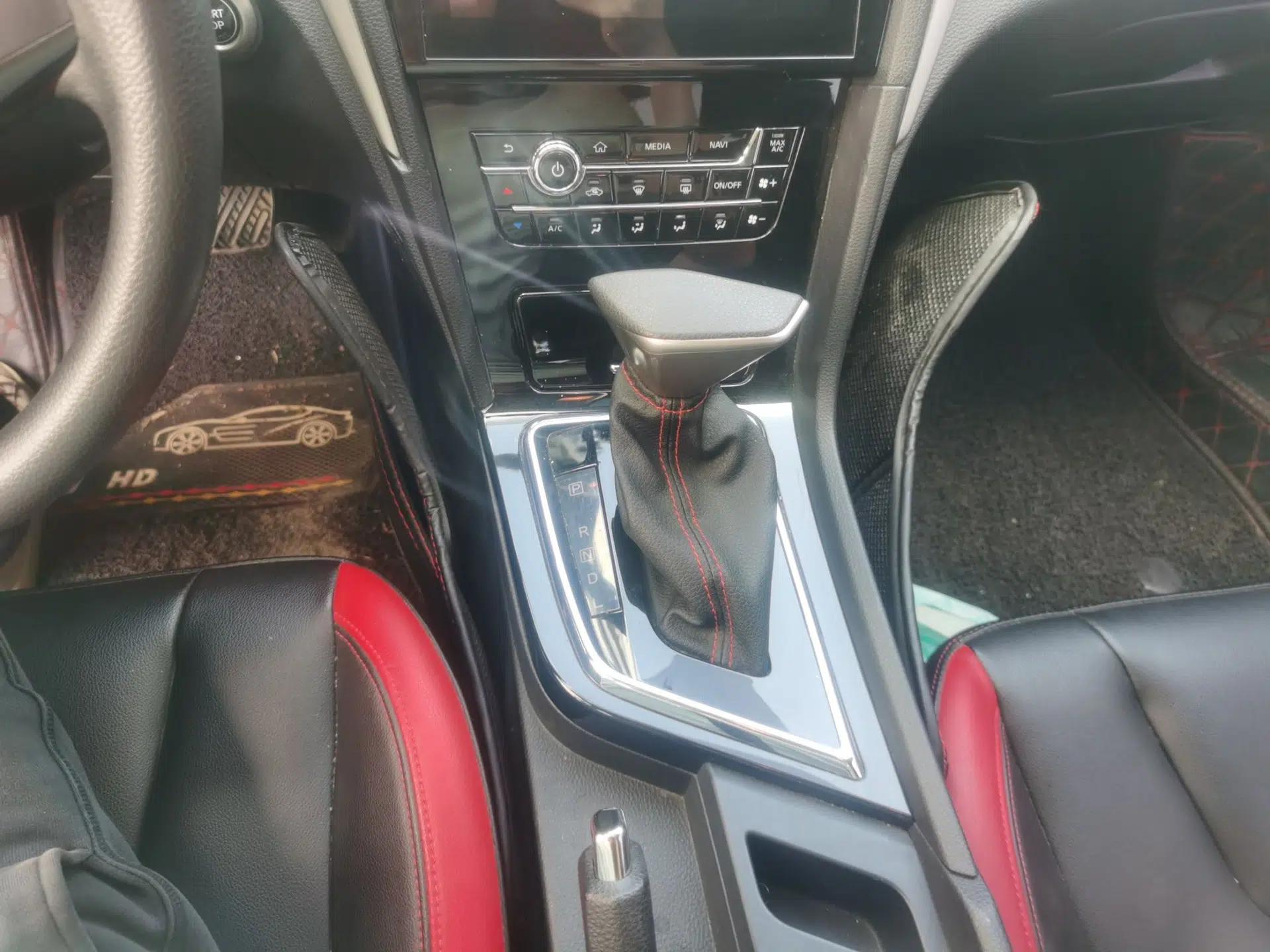 Venucia D60 2018 1.6L CVT Smart Connect Elite Edition — миниатюра 15