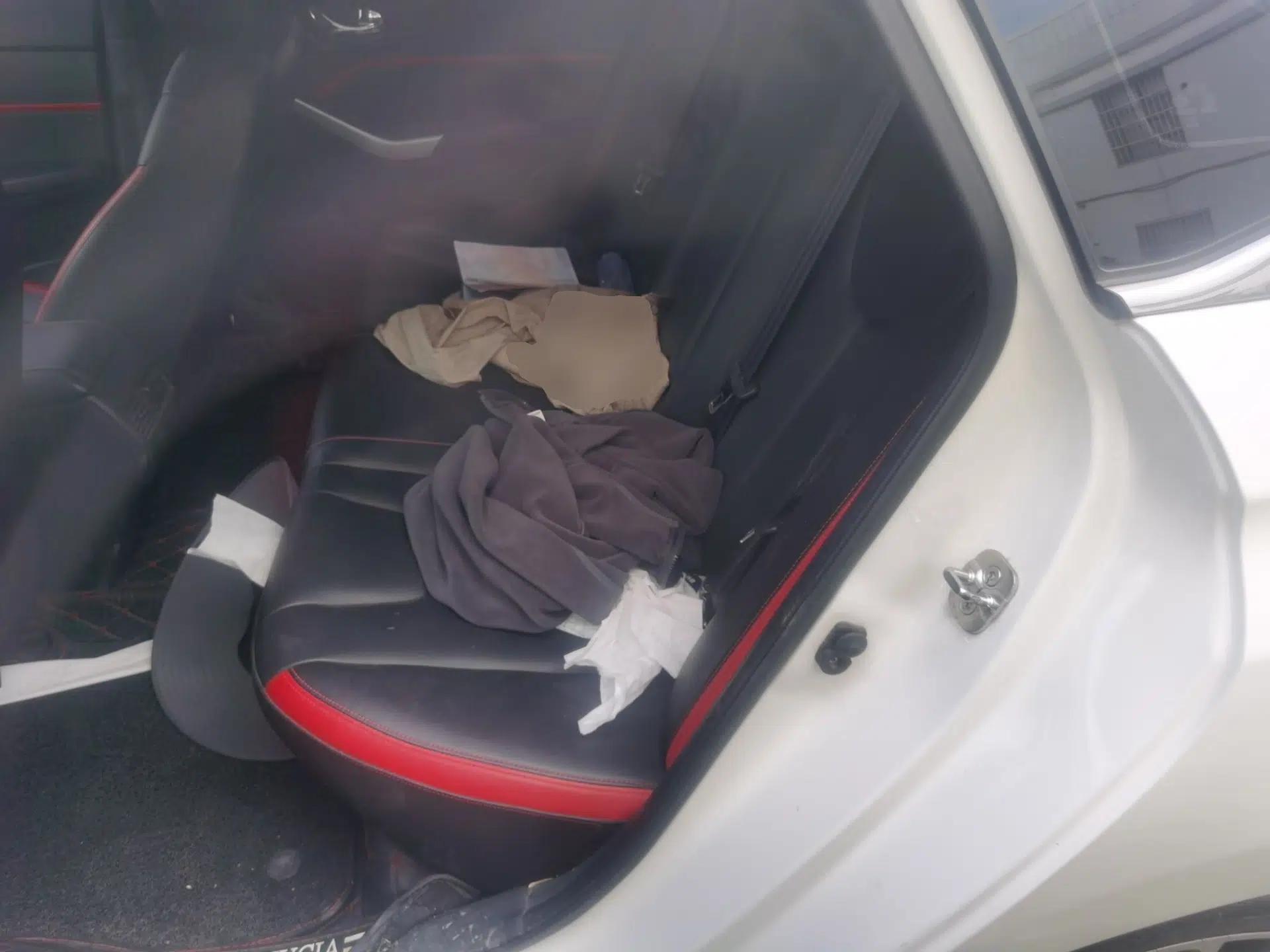 Venucia D60 2018 1.6L CVT Smart Connect Elite Edition — миниатюра 18