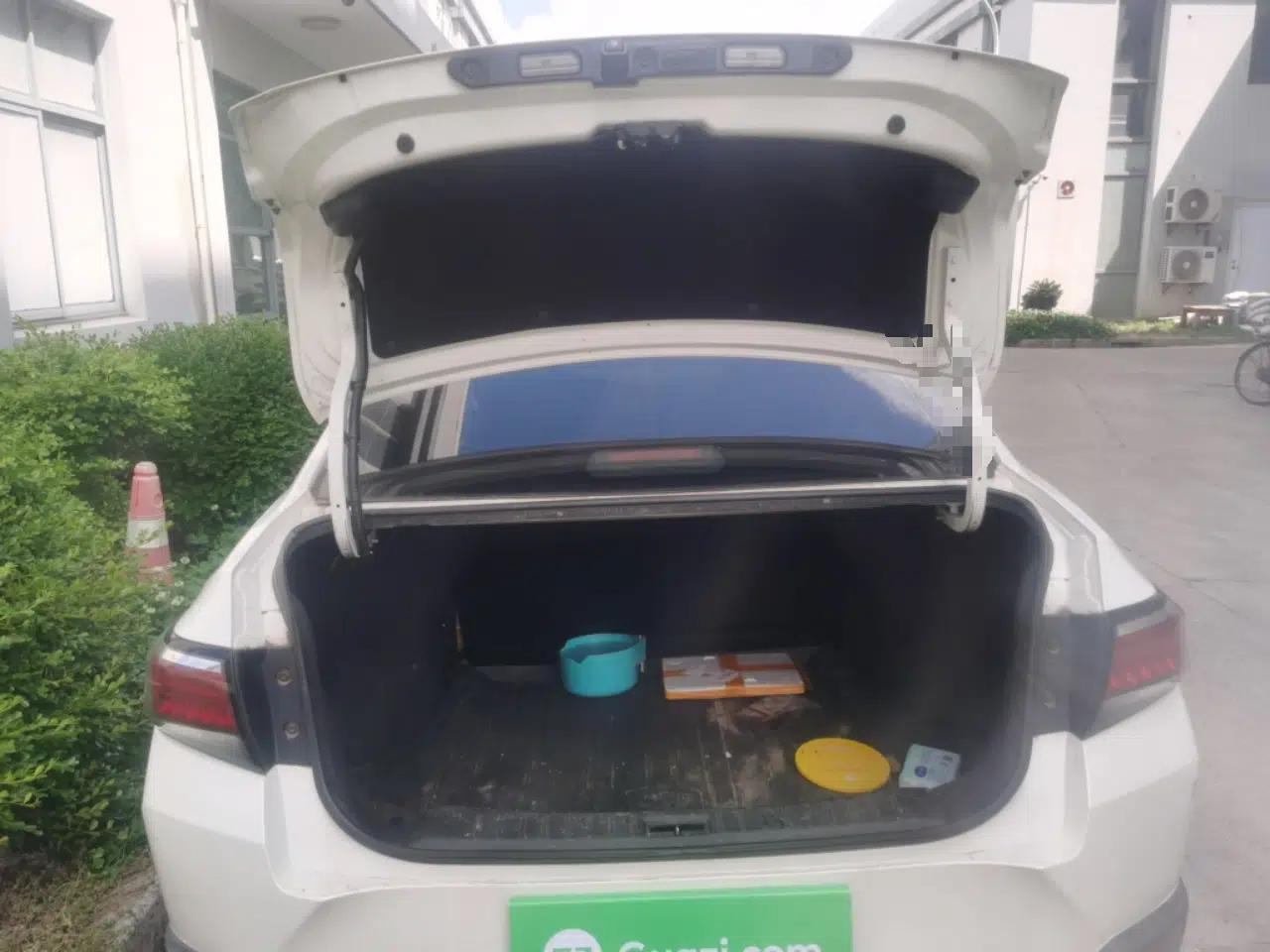 Venucia D60 2018 1.6L CVT Smart Connect Elite Edition — миниатюра 20