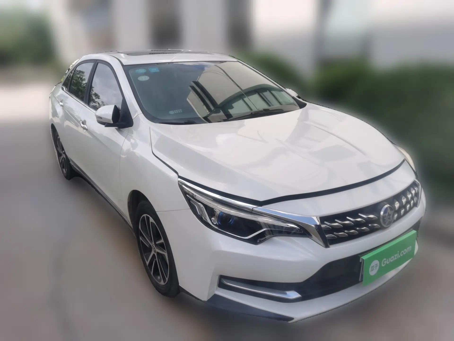 Venucia D60 2018 1.6L CVT Smart Connect Elite Edition — миниатюра 3